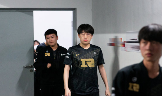 我们很难忽 我们很难忽