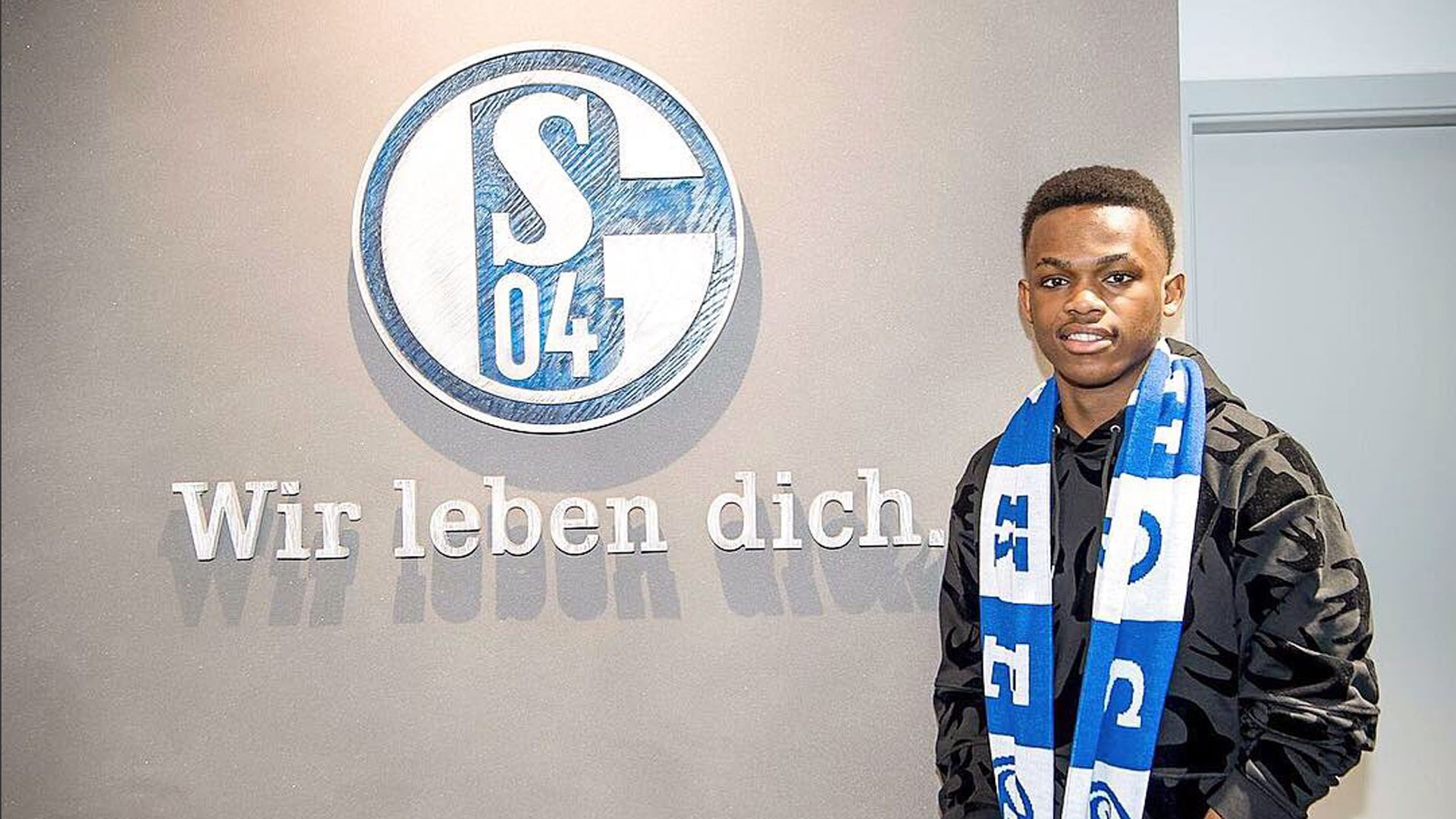 也呼唤着年 也呼唤着年