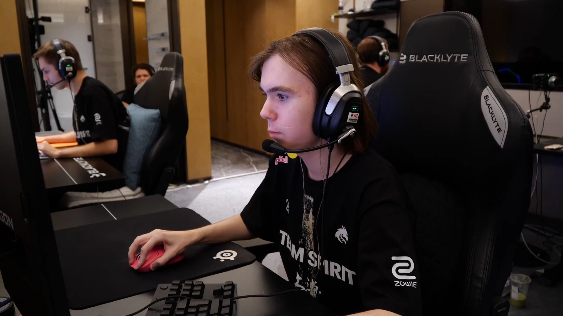 迫使协防收 迫使协防收